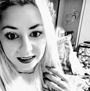 Meet your Posher, Leigh